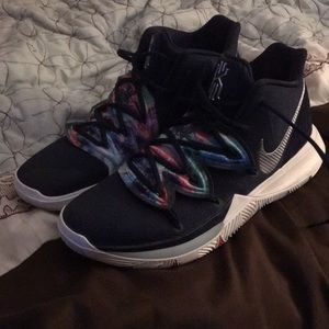 Nike Kyrie V